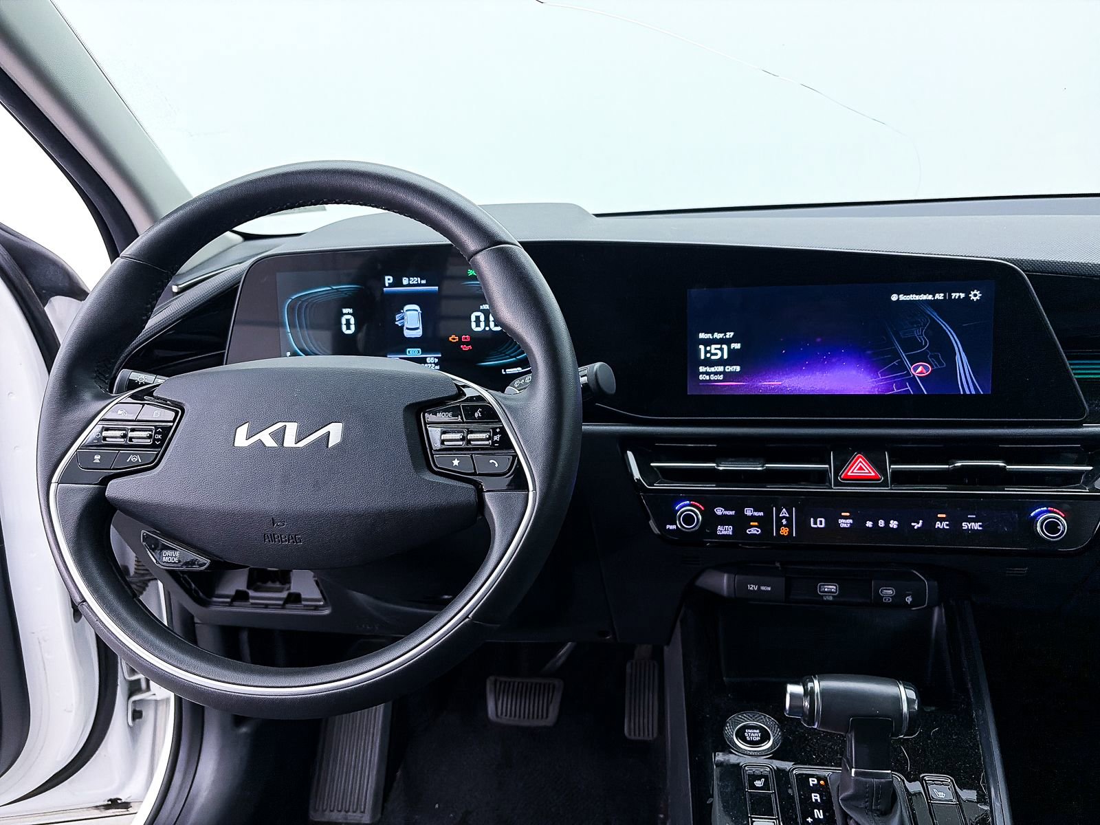 Used 2023 Kia Niro EX FWD image 3