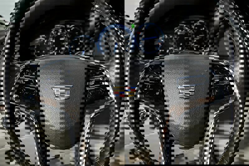 Used 2015 Cadillac Escalade Premium image 27