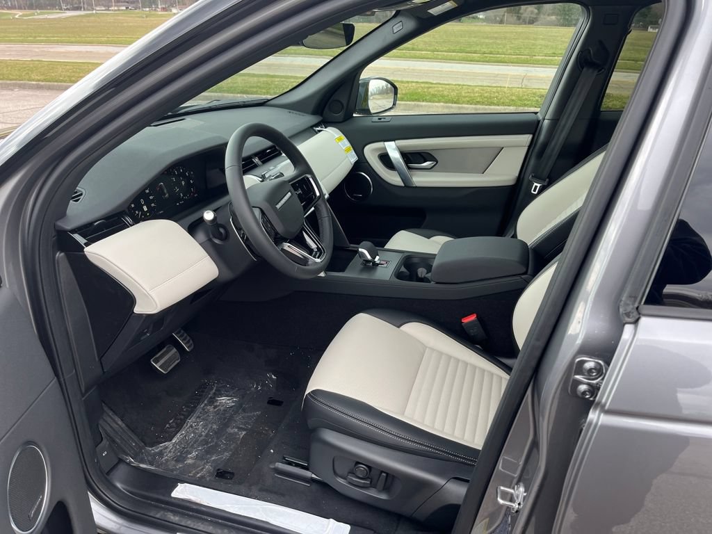 New 2026 Land Rover Discovery Sport Landmark AWD/4WD image 9