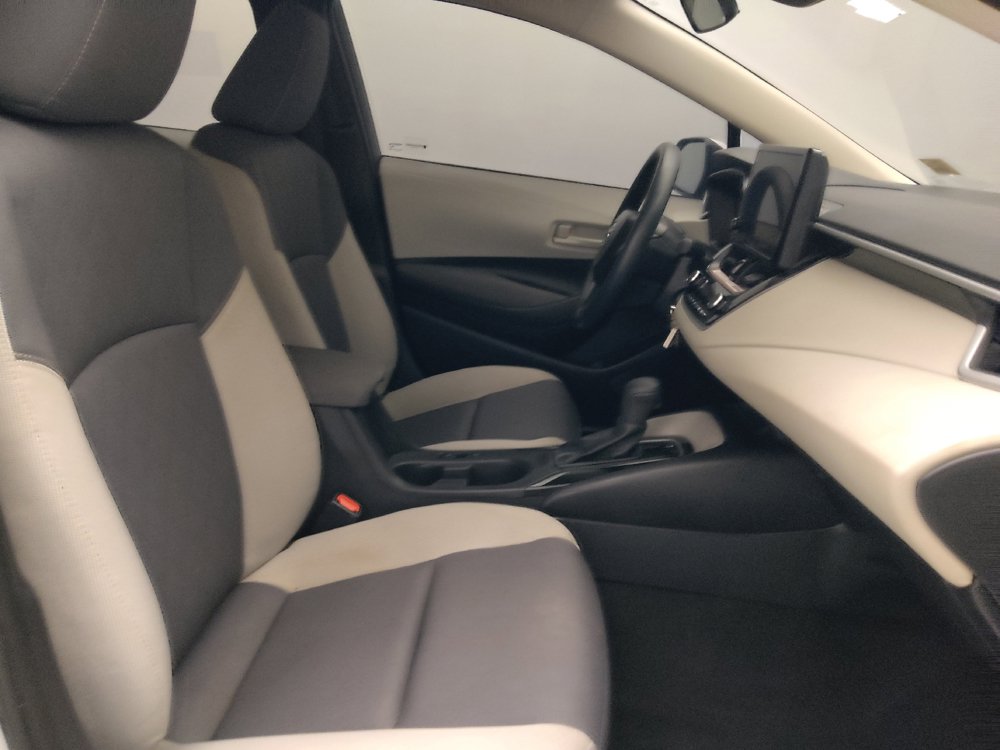 Used 2025 Toyota Corolla LE FWD image 21