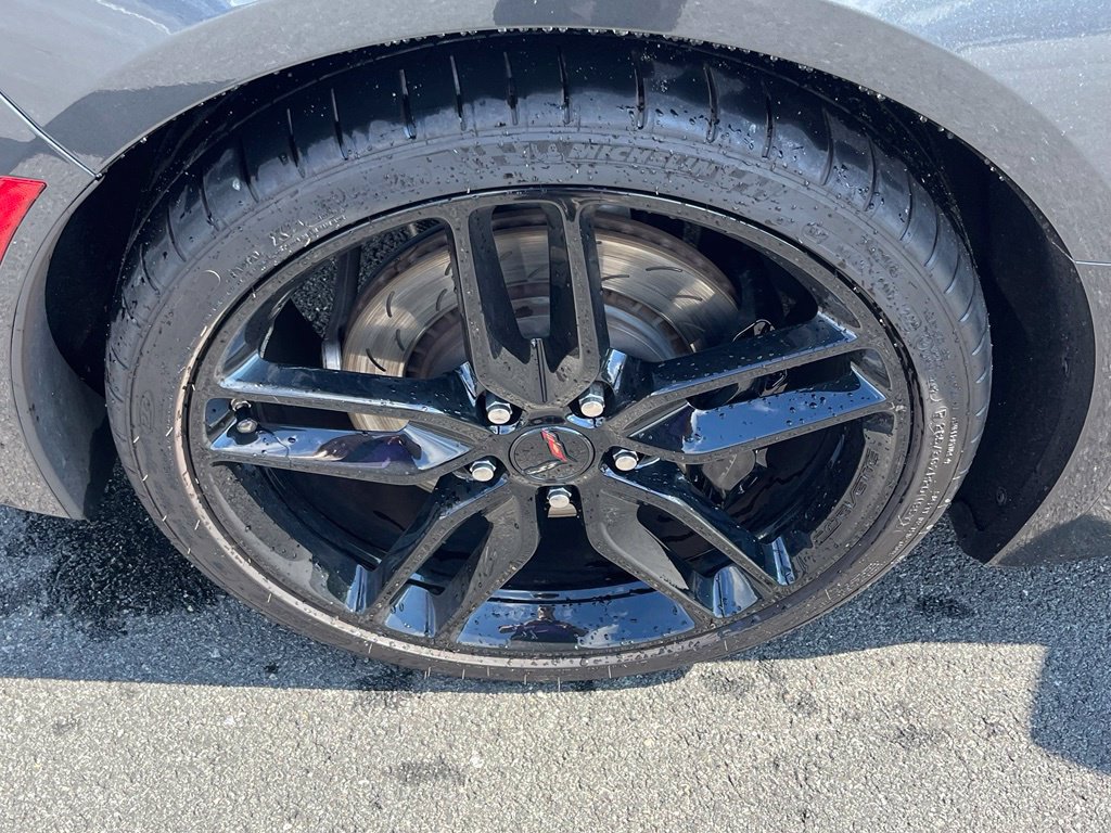 Used 2017 Chevrolet Corvette Stingray Coupe w/ Carbon Flash Badge Package RWD image 9