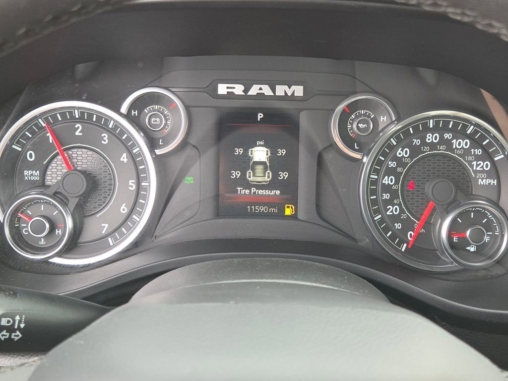 Used 2025 RAM 1500 Big Horn AWD/4WD image 34