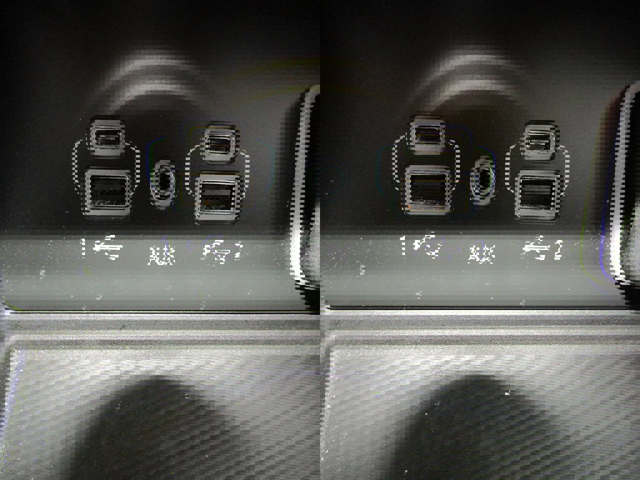 Used 2023 Jeep Grand Cherokee L Laredo image 30