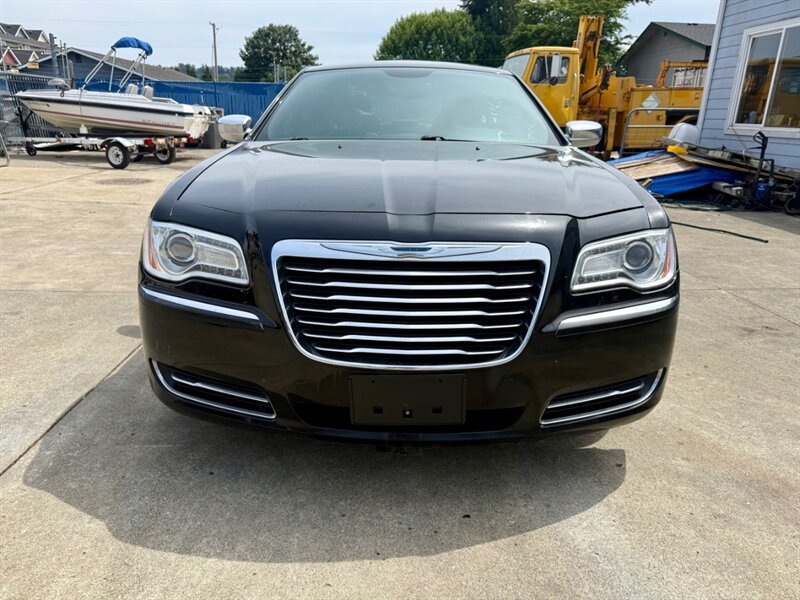 Used 2014 Chrysler 300 RWD image 3
