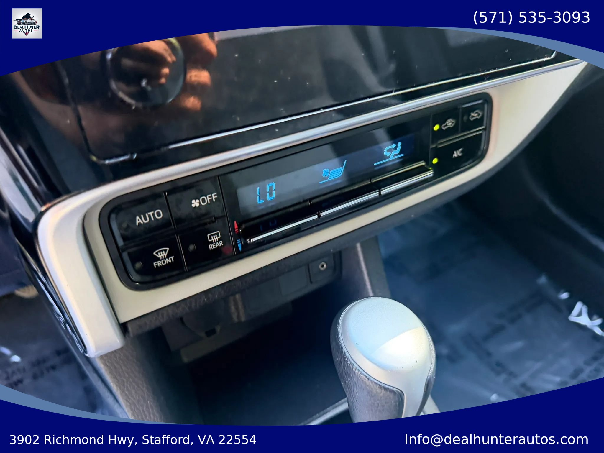 Used 2017 Toyota Corolla LE FWD image 21