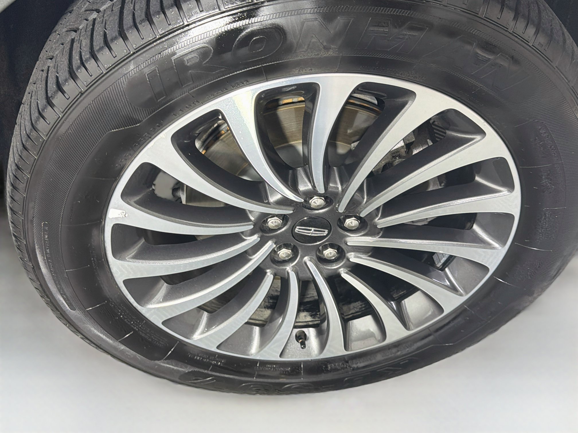 Used 2024 Lincoln Aviator Reserve RWD image 11