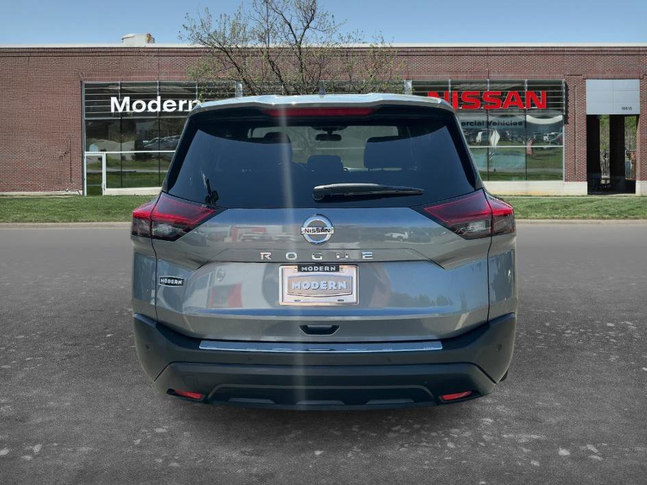 Used 2021 Nissan Rogue S FWD image 3