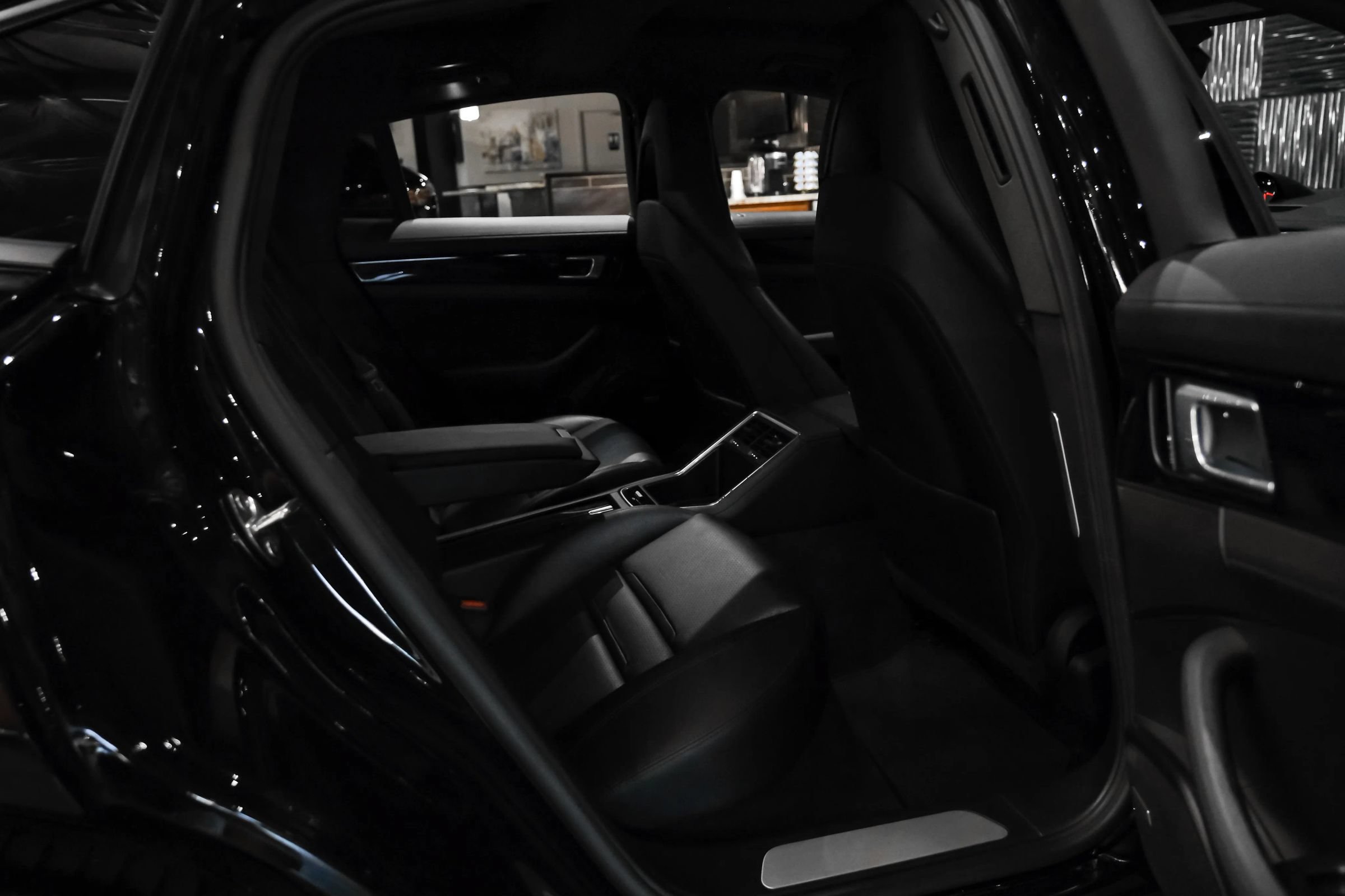 Used 2019 Porsche Panamera 4 AWD/4WD image 35