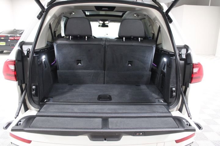 Used 2019 BMW X7 xDrive50i w/ Dynamic Handling Package image 16