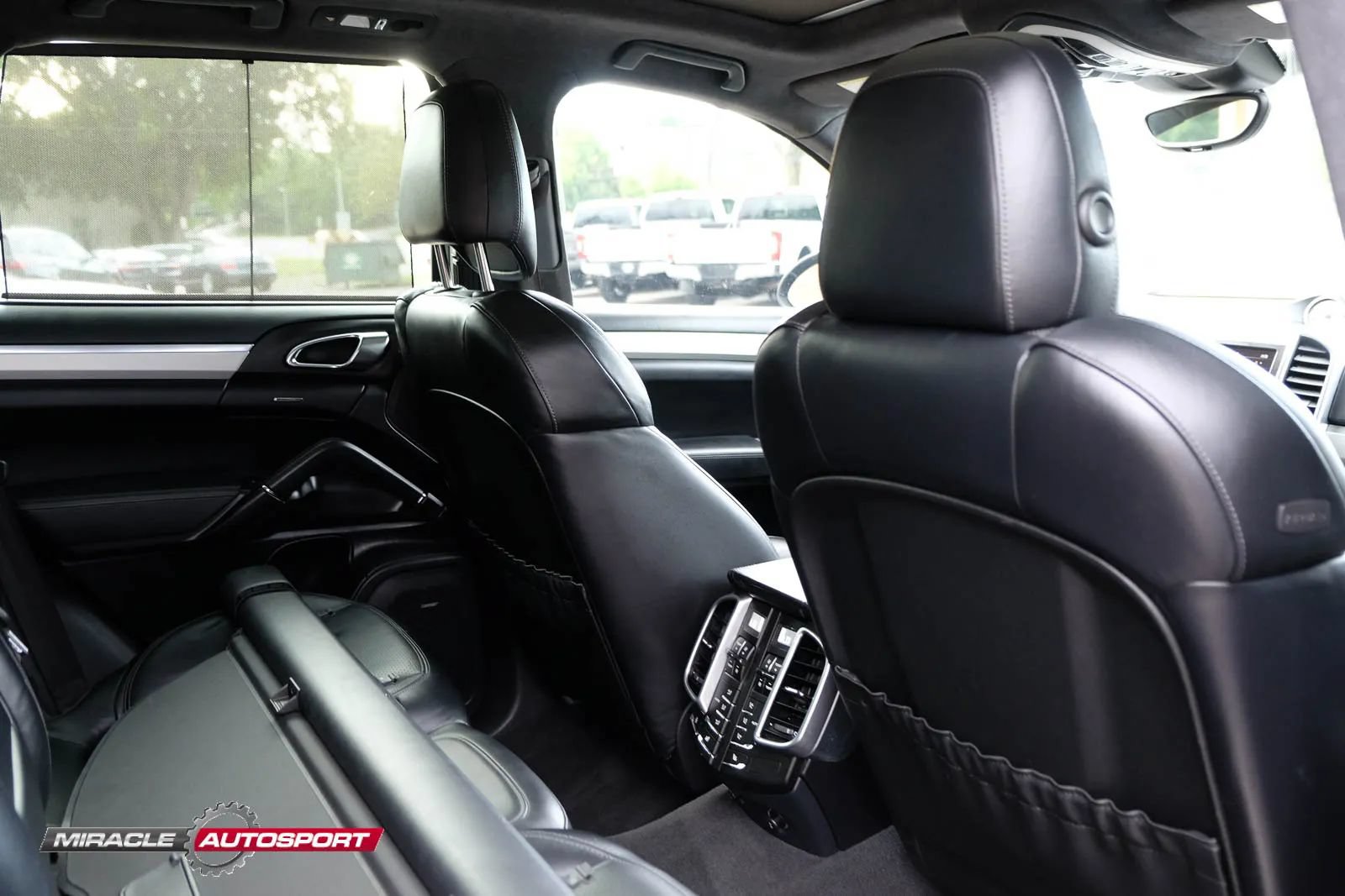 Used 2014 Porsche Cayenne Turbo AWD/4WD image 37