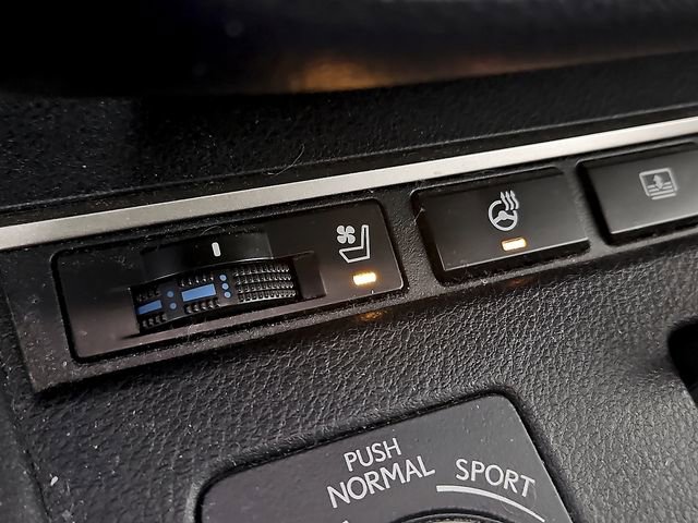 Used 2017 Lexus ES 300h image 28