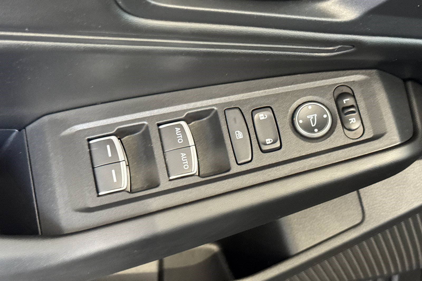 Used 2025 Honda Accord SE image 13