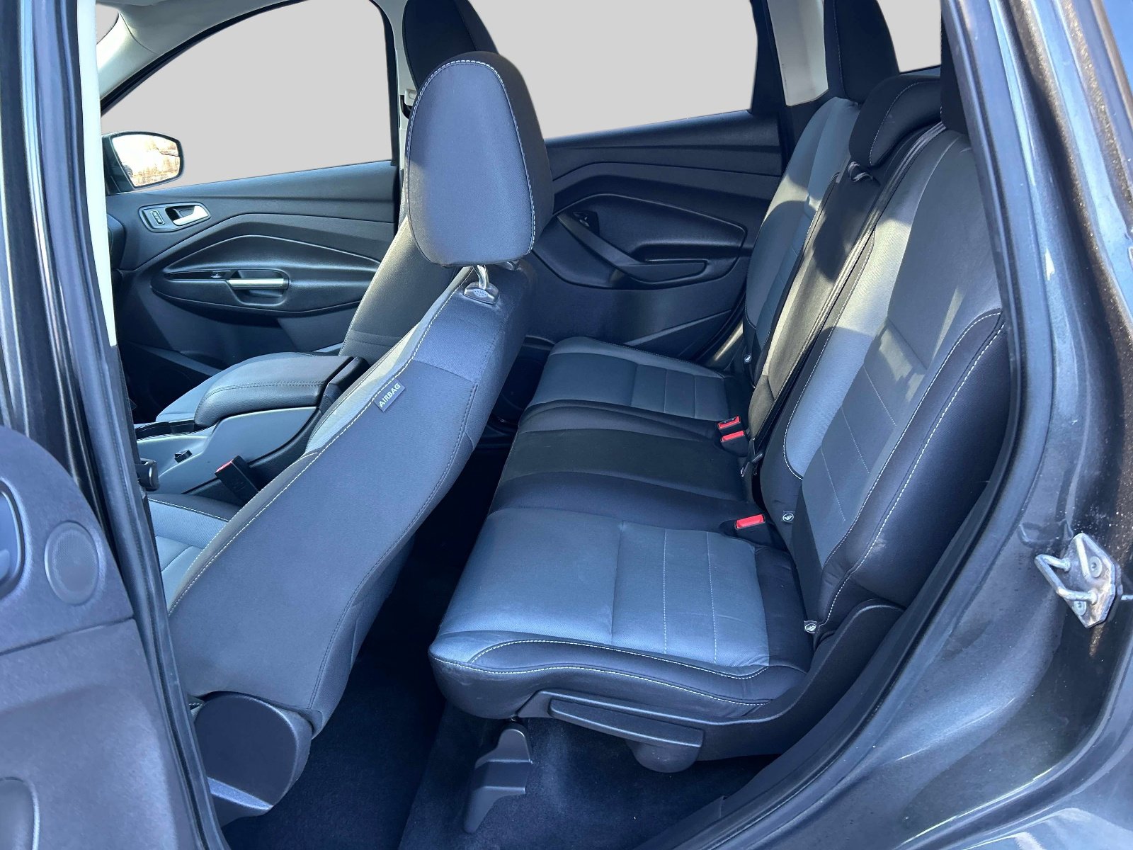 Used 2016 Ford Escape SE w/ Equipment Group 201A image 11