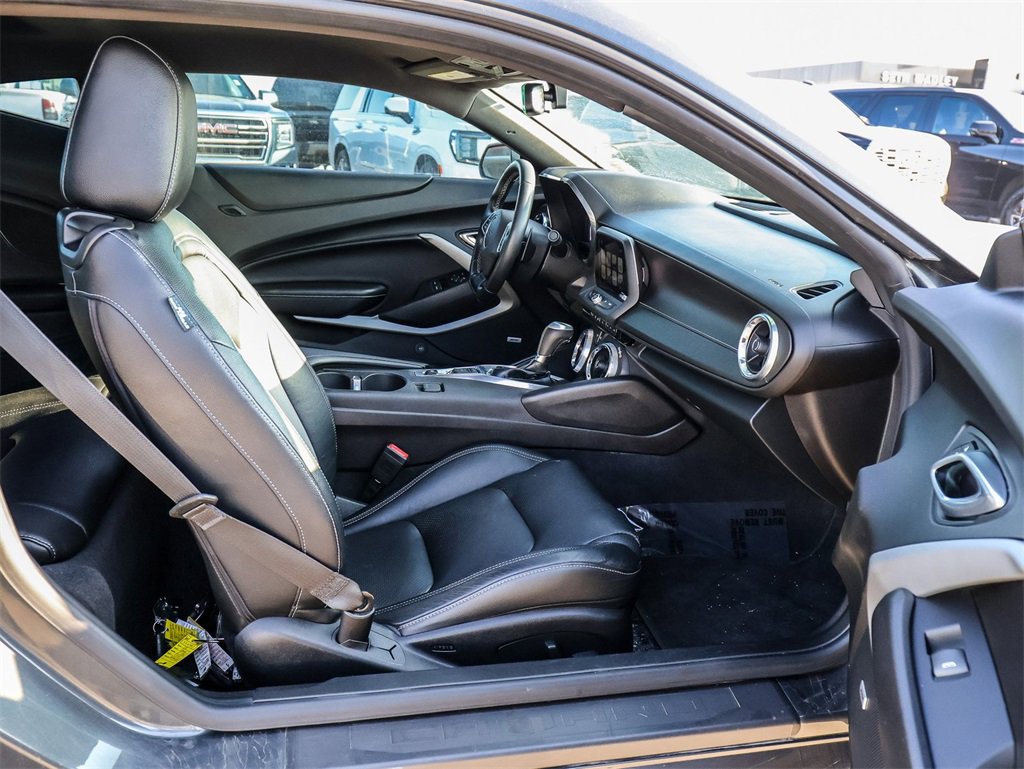Used 2018 Chevrolet Camaro LT w/ RS Package image 12