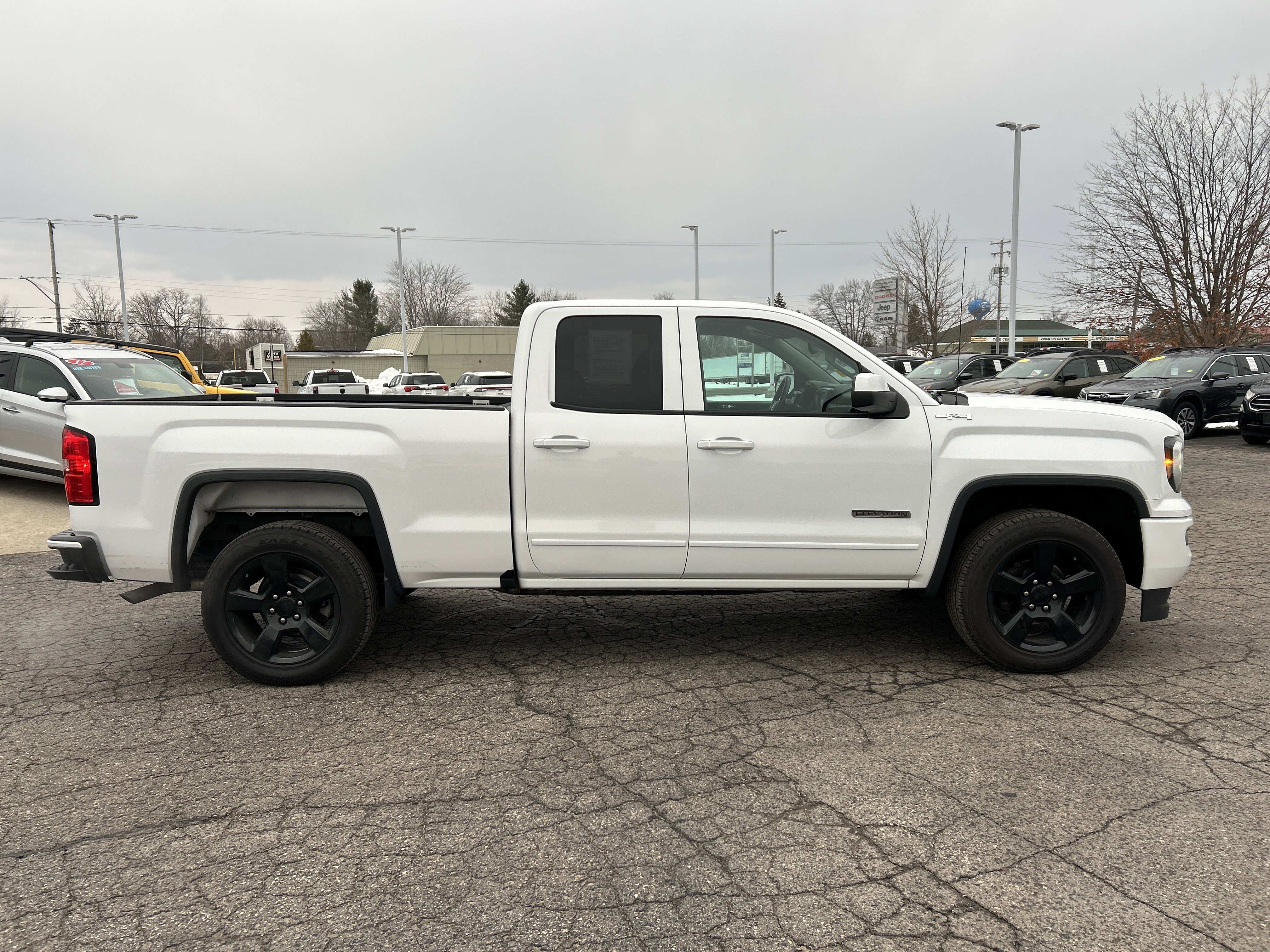 Used 2017 GMC Sierra 1500 4x4 Double Cab image 2