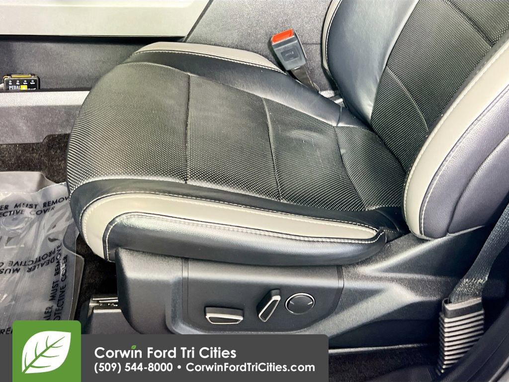 Used 2018 Ford F150 Raptor w/ Equipment Group 802A Luxury image 20