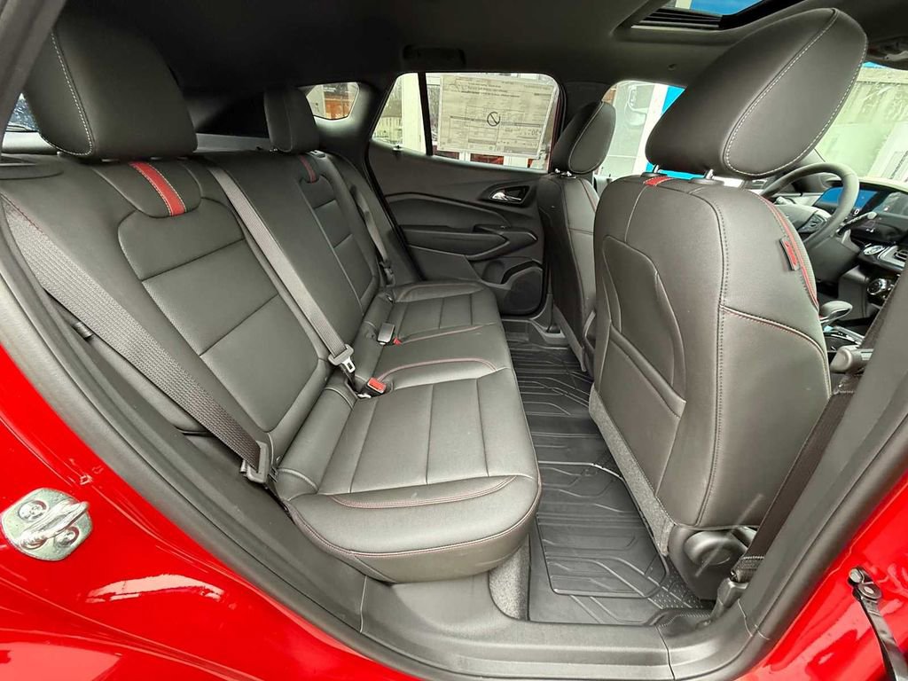 New 2026 Chevrolet Trax RS w/ Sunroof Package image 30