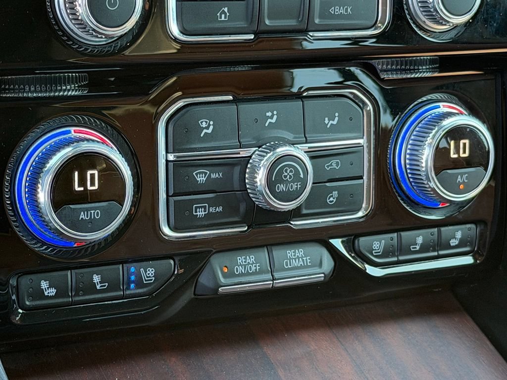 Used 2024 GMC Yukon Denali Ultimate AWD/4WD image 22