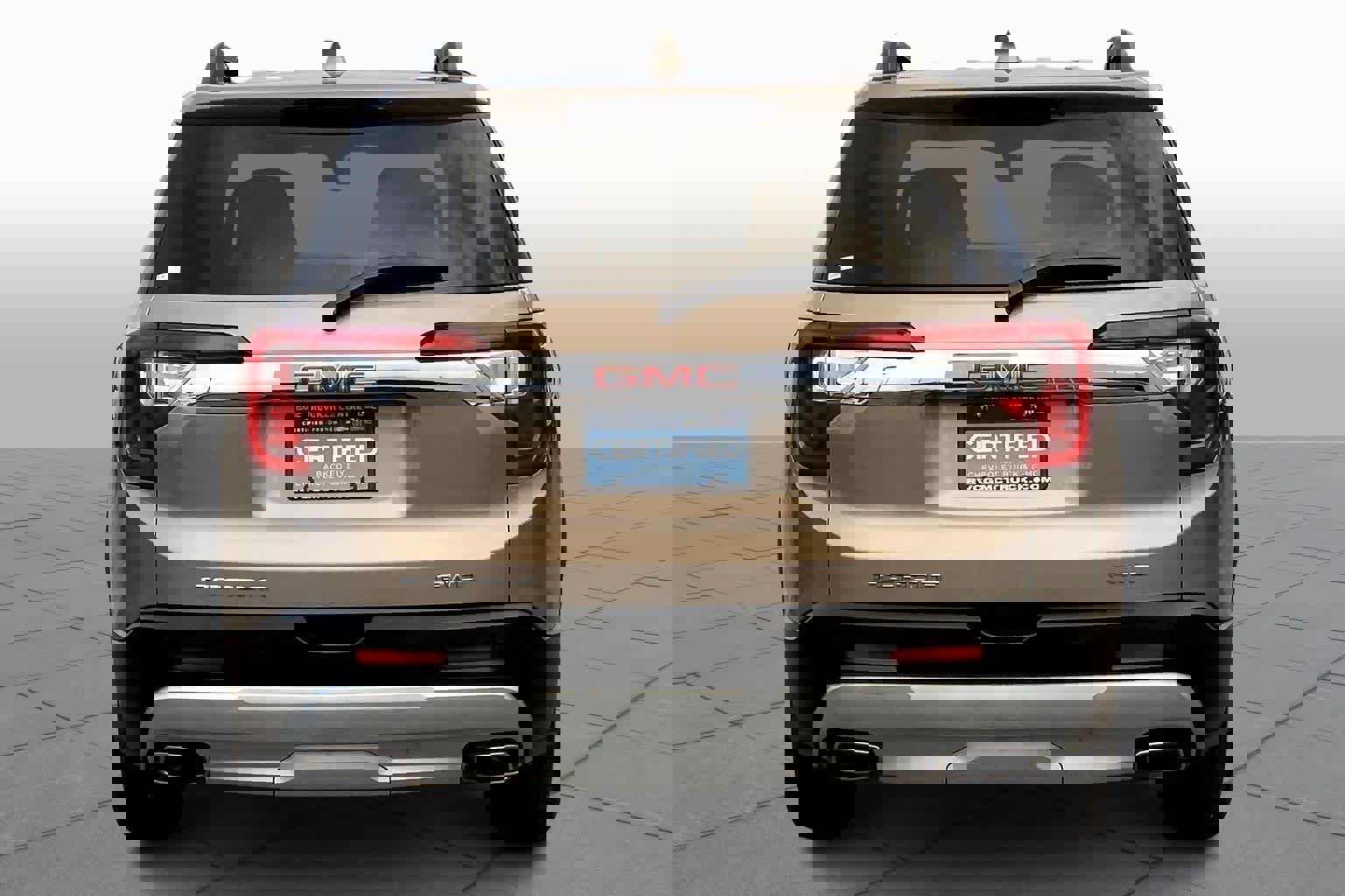 Certified 2023 GMC Acadia SLE w/ Driver Convenience Package image 4