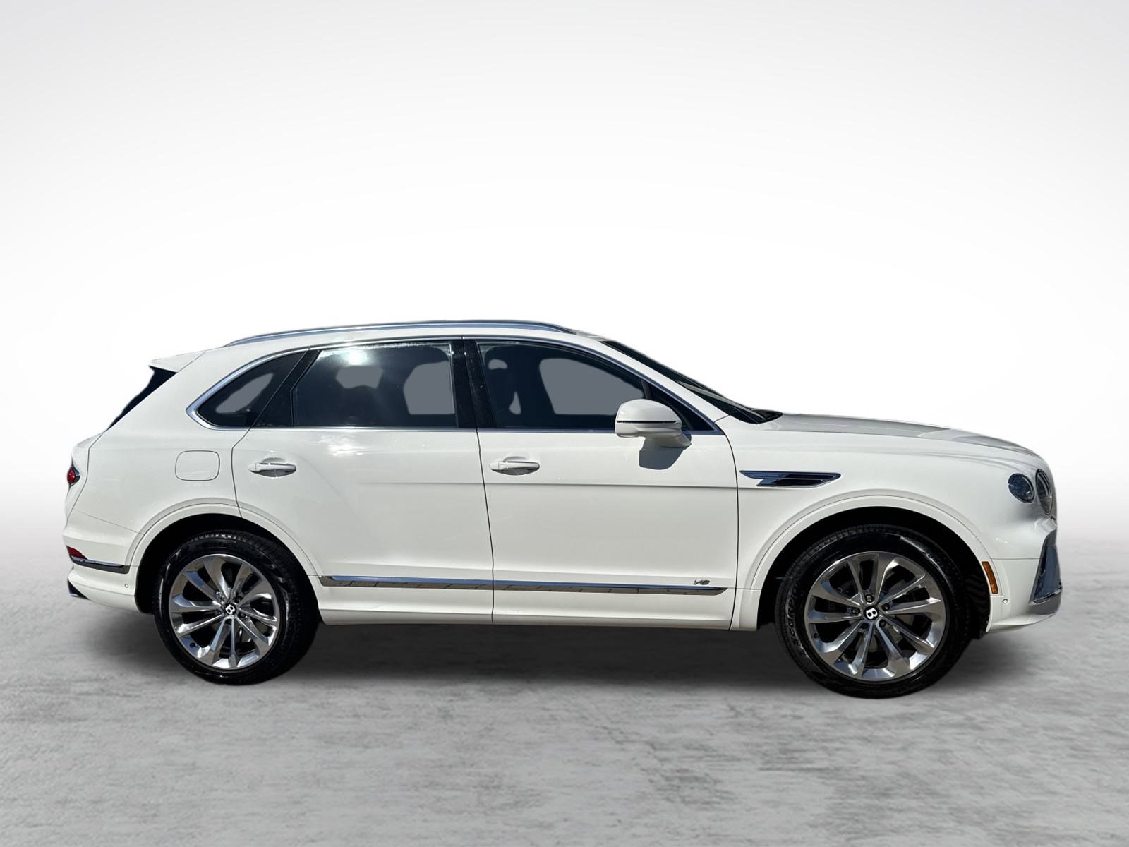 Used 2022 Bentley Bentayga image 4