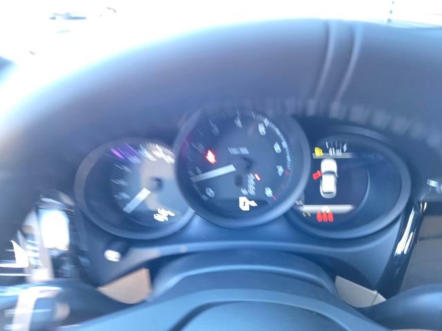 Used 2026 Porsche Macan image 25