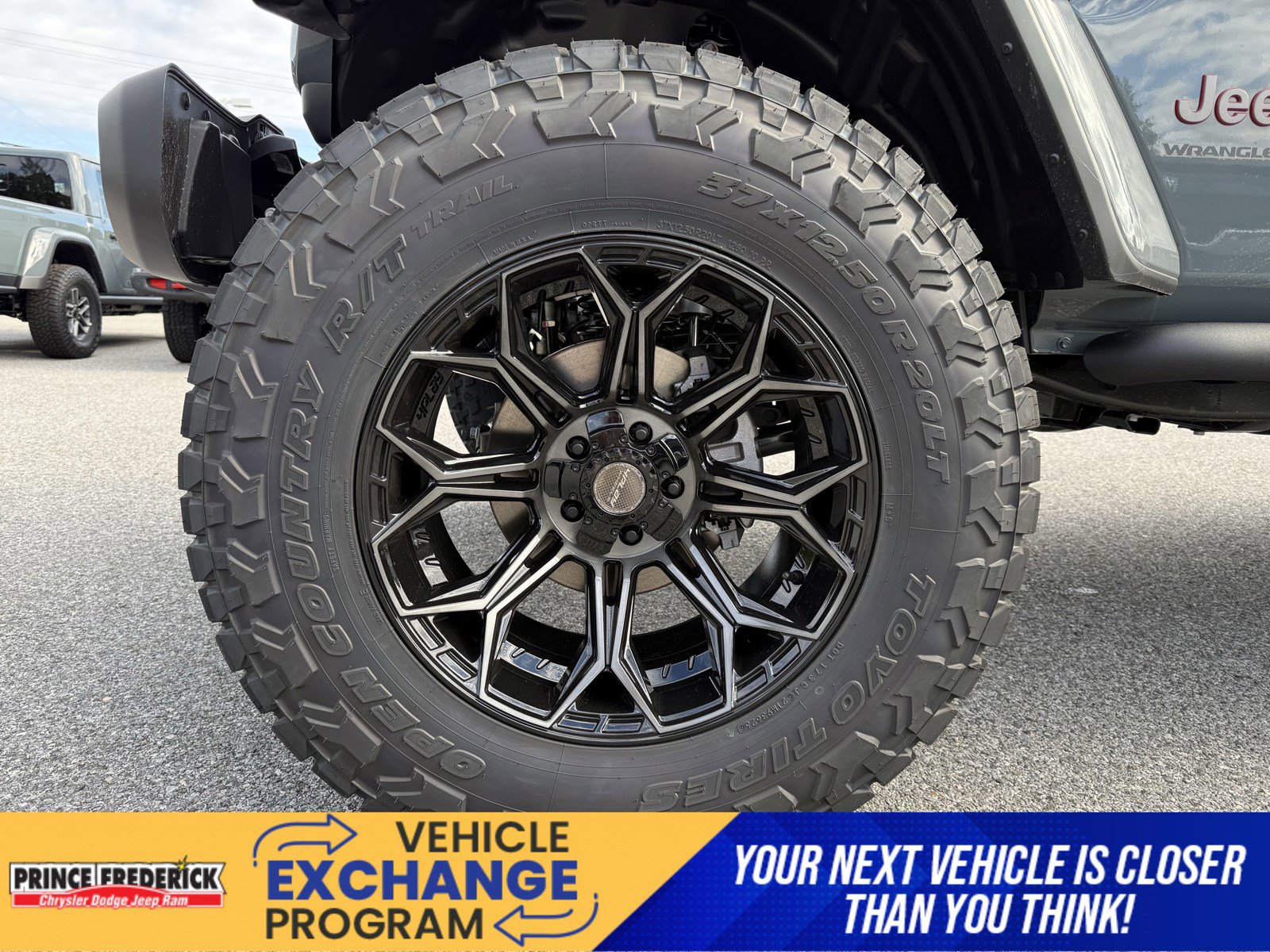 New 2025 Jeep Wrangler Unlimited Rubicon w/ Convenience Group AWD/4WD image 9