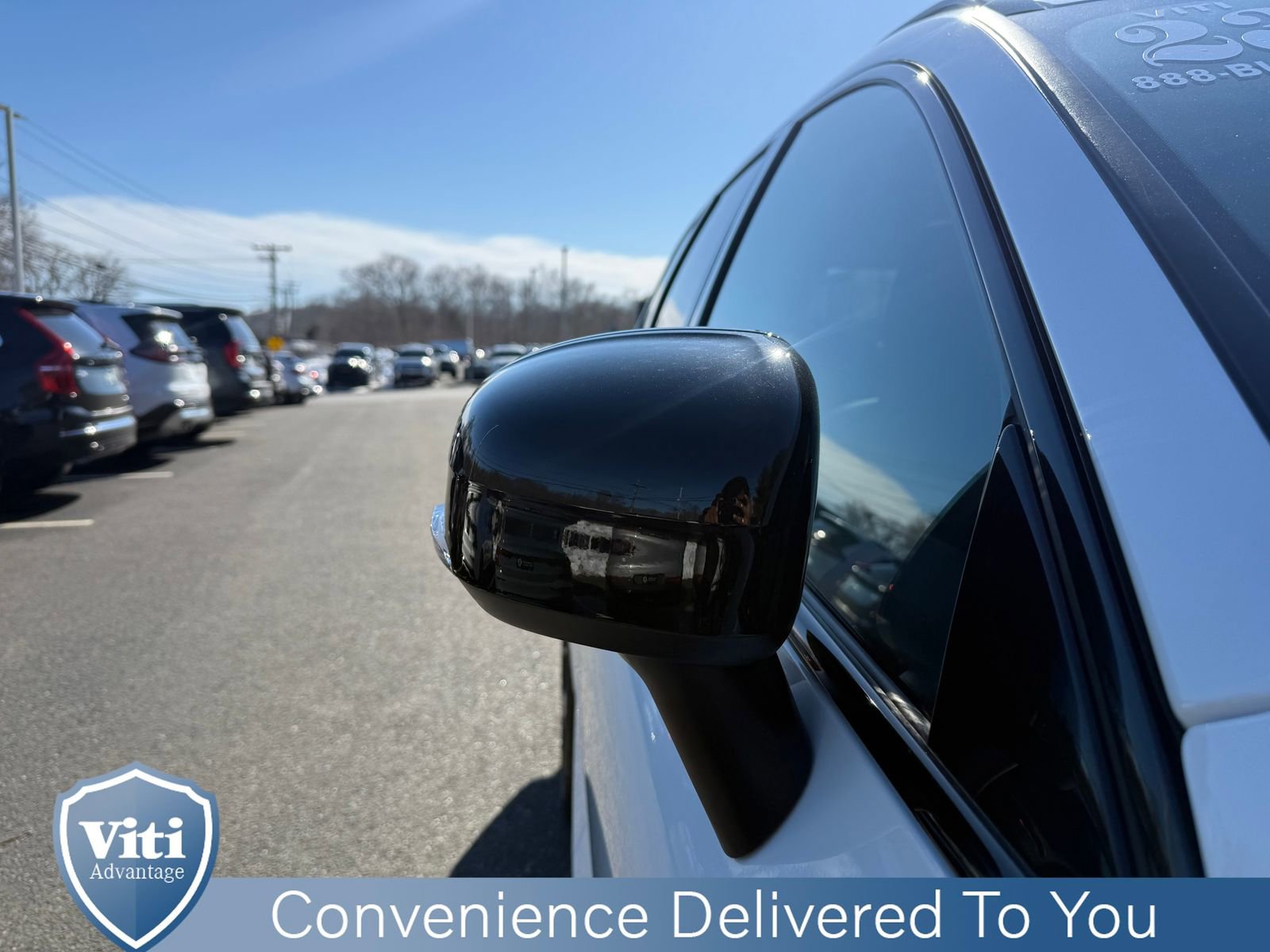 Certified 2023 Volvo XC60 B5 Ultimate w/ Climate Package image 10