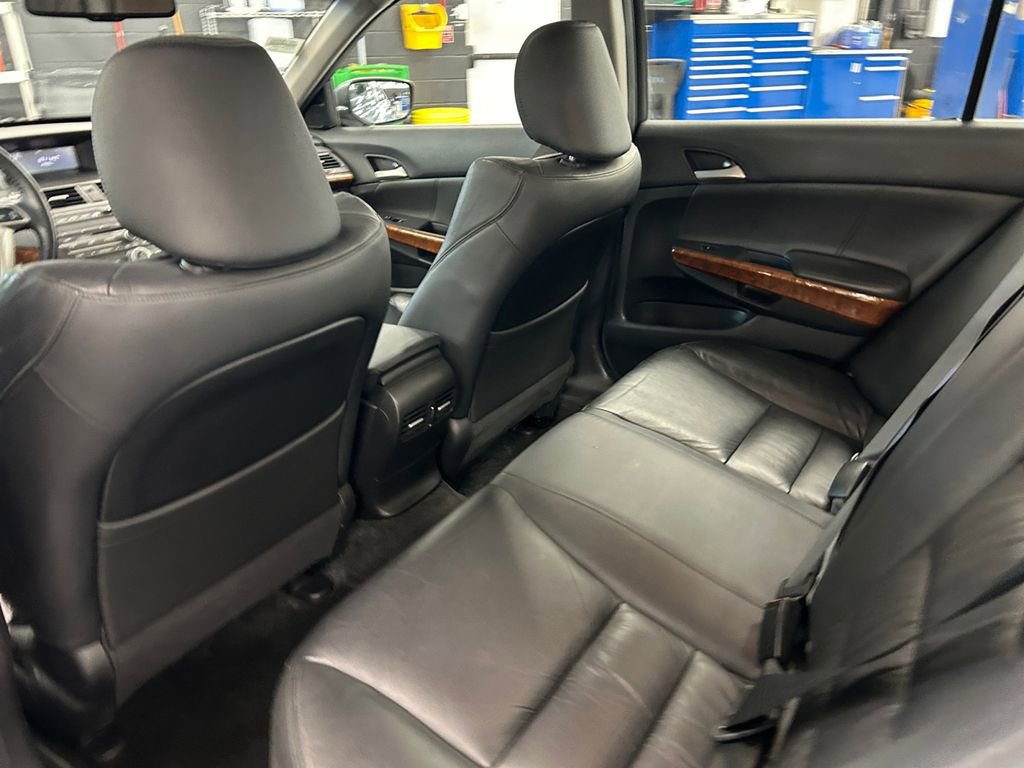 Used 2011 Honda Accord EX-L image 22