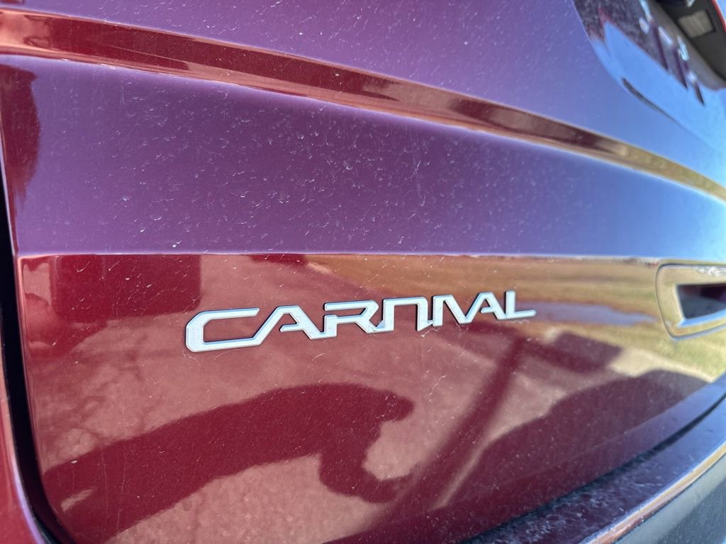 Used 2024 Kia Carnival LX image 4