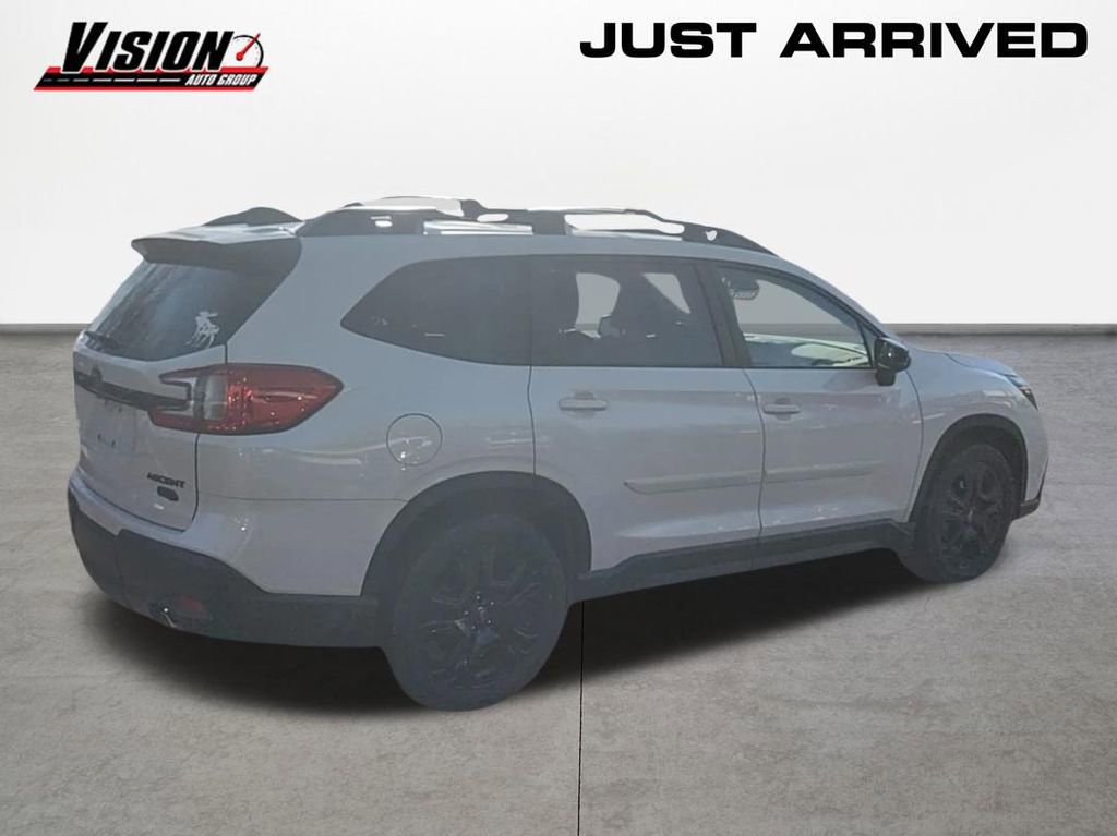 Used 2024 Subaru Ascent Onyx Edition image 5