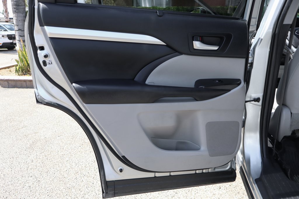 Used 2019 Toyota Highlander XLE image 36