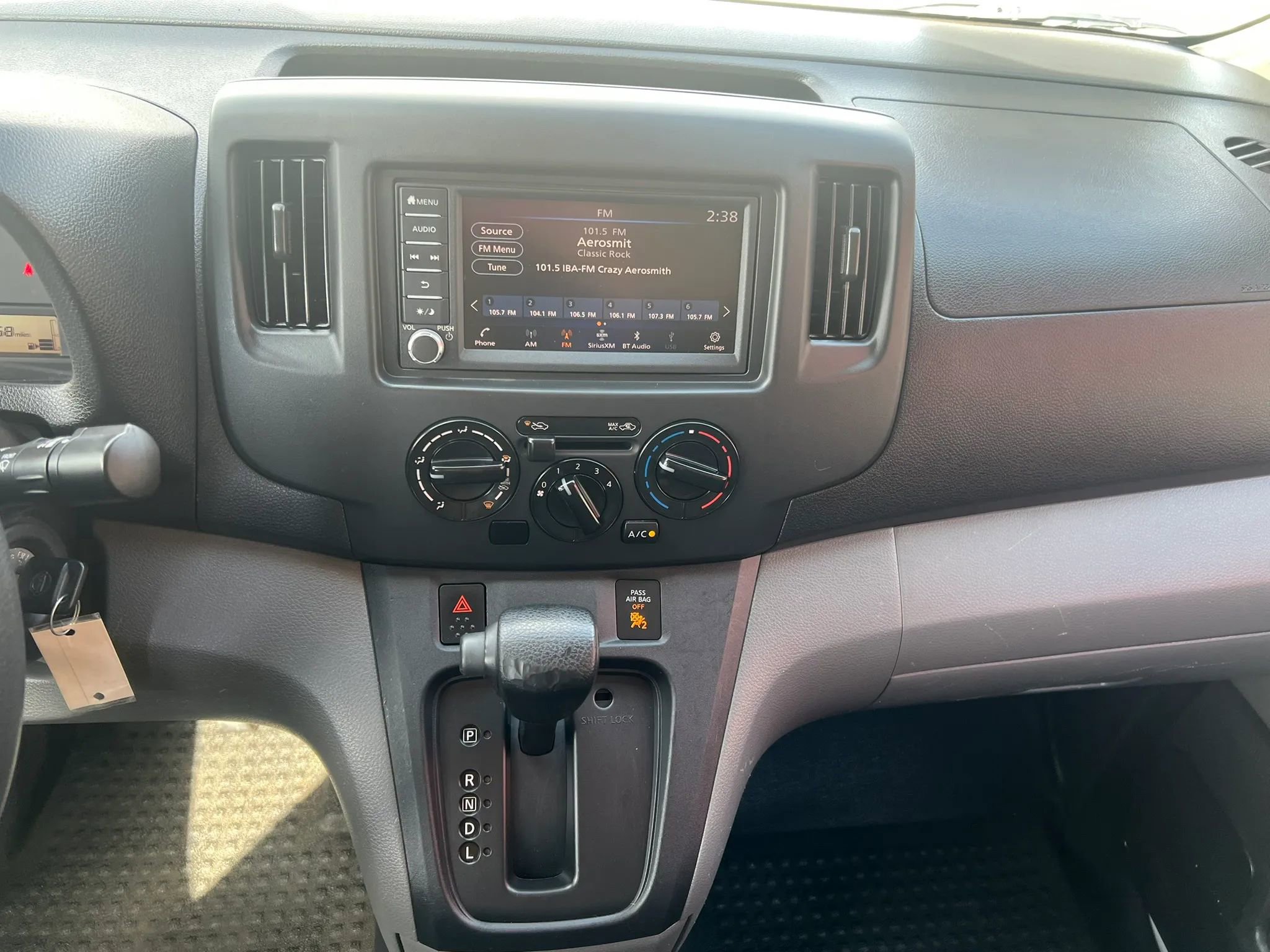 Used 2020 Nissan NV200 S FWD image 10