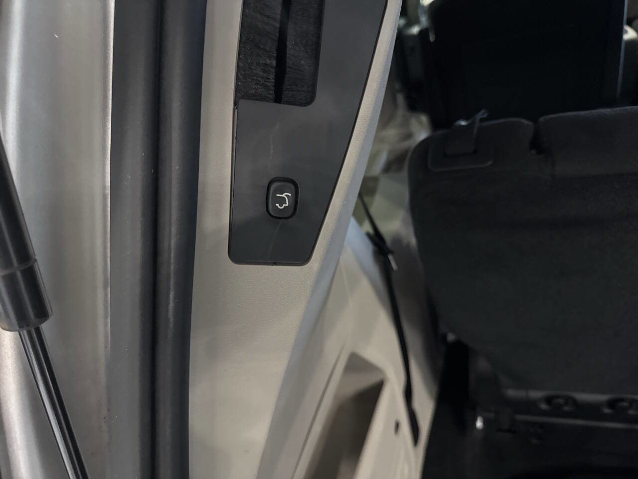 Used 2012 Dodge Grand Caravan SXT w/ UConnect Hands-Free Group image 20