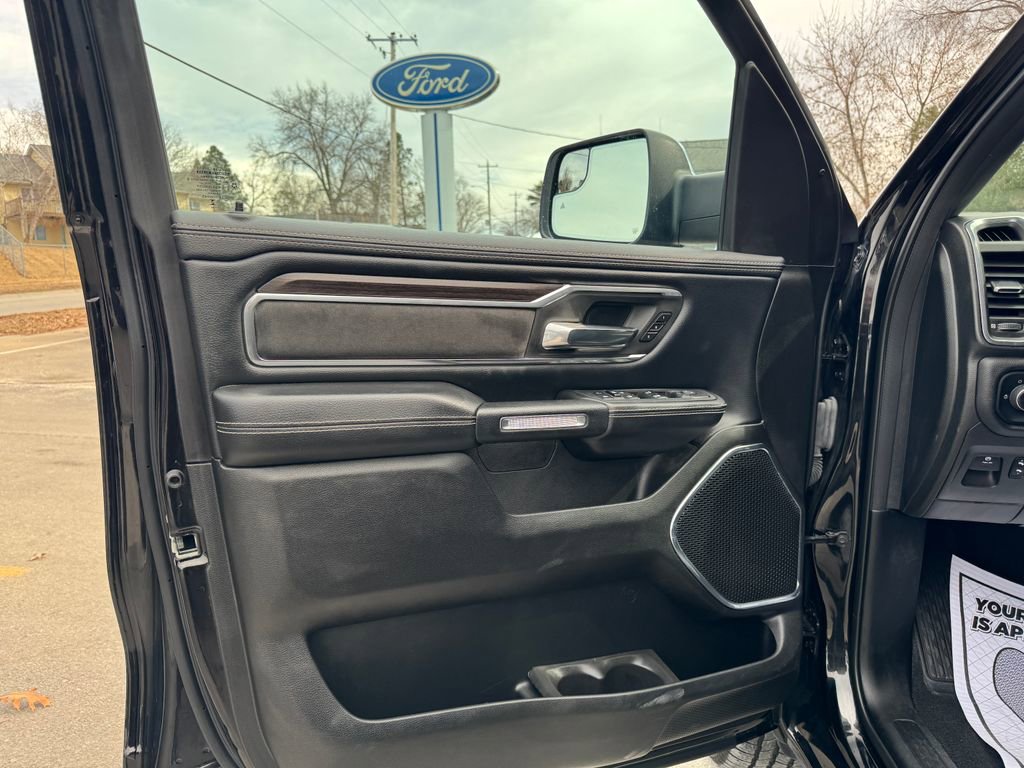 Used 2025 RAM 1500 Laramie image 16