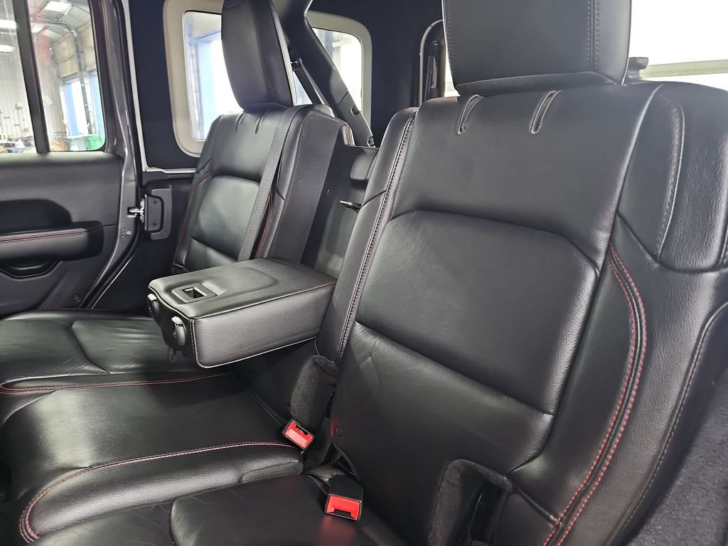 Used 2018 Jeep Wrangler Unlimited Rubicon AWD/4WD image 13