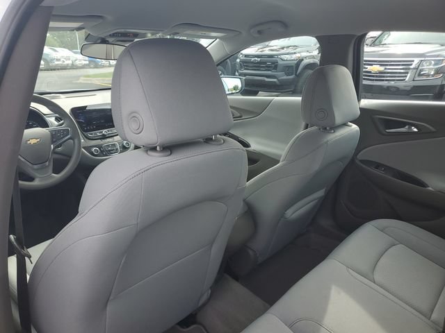 Certified 2025 Chevrolet Malibu LS FWD image 9