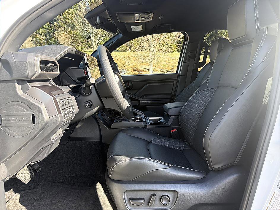 Used 2025 Toyota 4Runner TRD Off-Road Premium image 11