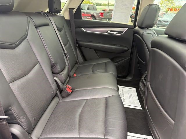 Used 2017 Cadillac XT5 Luxury w/ Driver Awareness Package AWD/4WD image 18