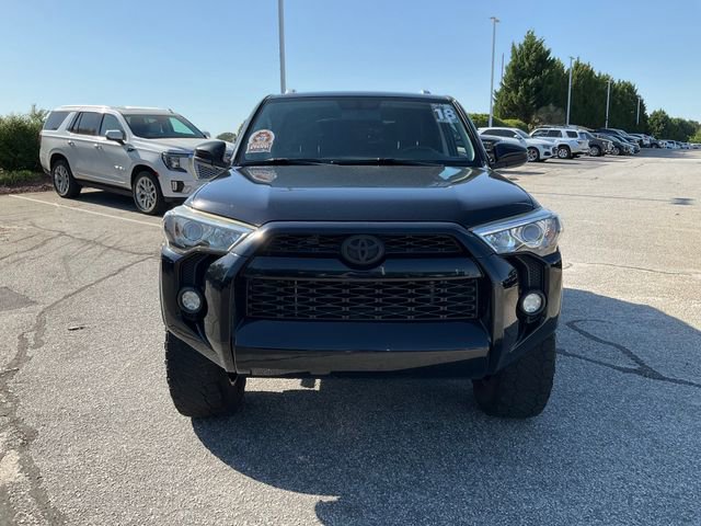Used 2018 Toyota 4Runner SR5 AWD/4WD image 2