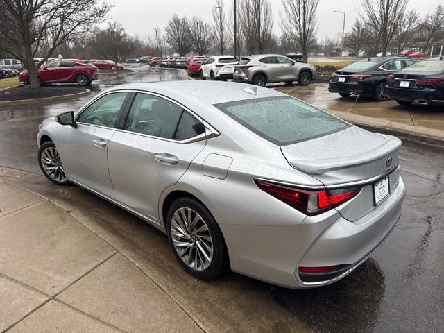 Used 2021 Lexus ES 300h w/ Accessory Package image 5