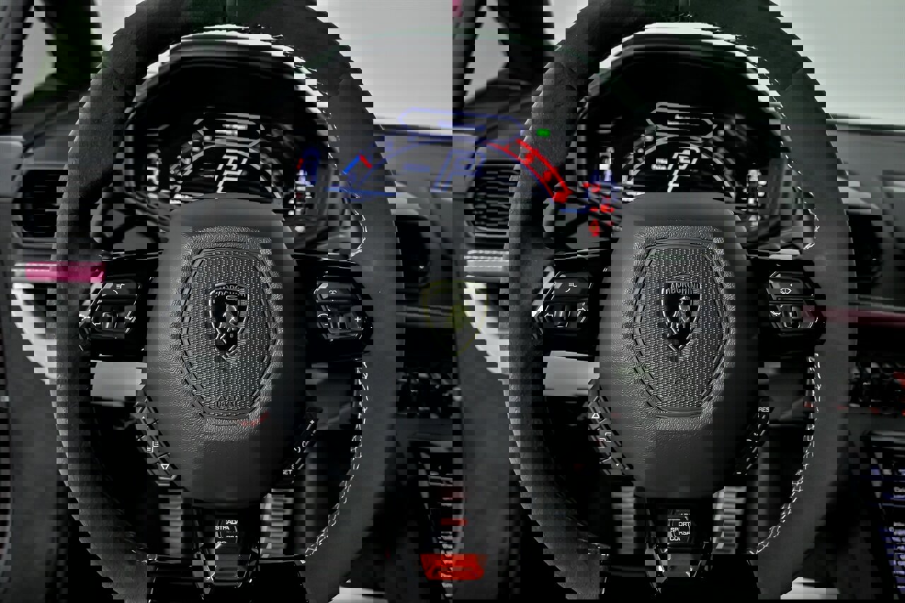 Used 2023 Lamborghini Huracan Tecnica image 32