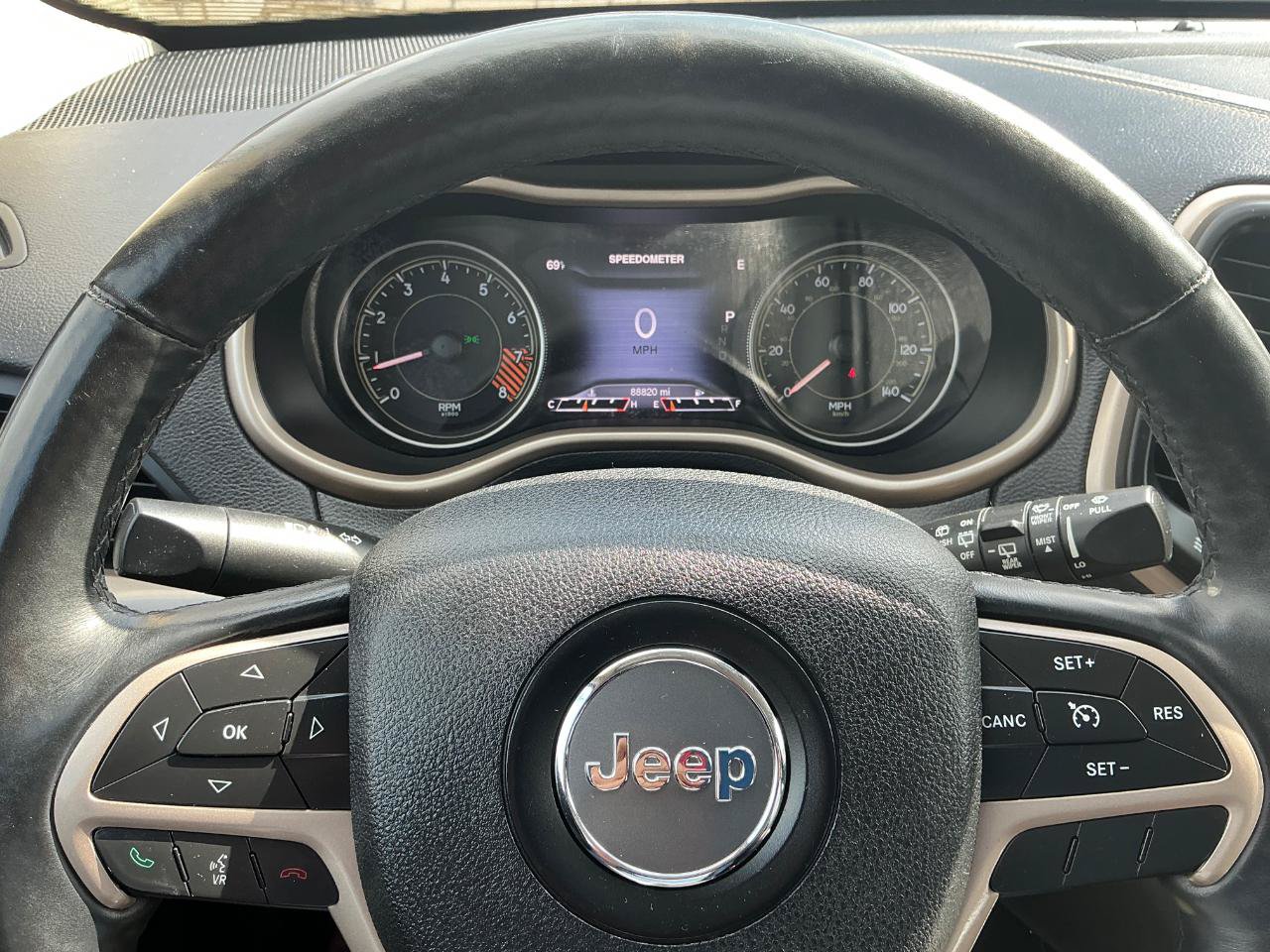 Used 2014 Jeep Cherokee Limited AWD/4WD image 23