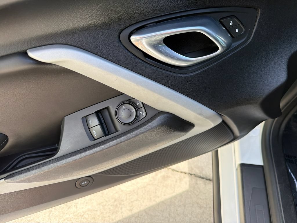 Used 2021 Chevrolet Camaro SS RWD image 16