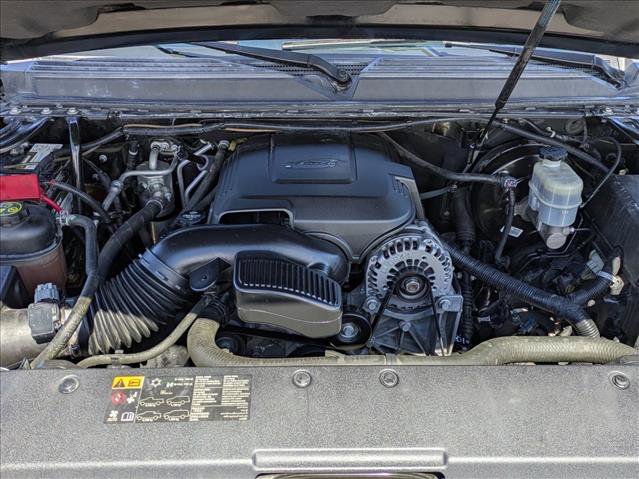 Used 2013 Cadillac Escalade Premium RWD image 25