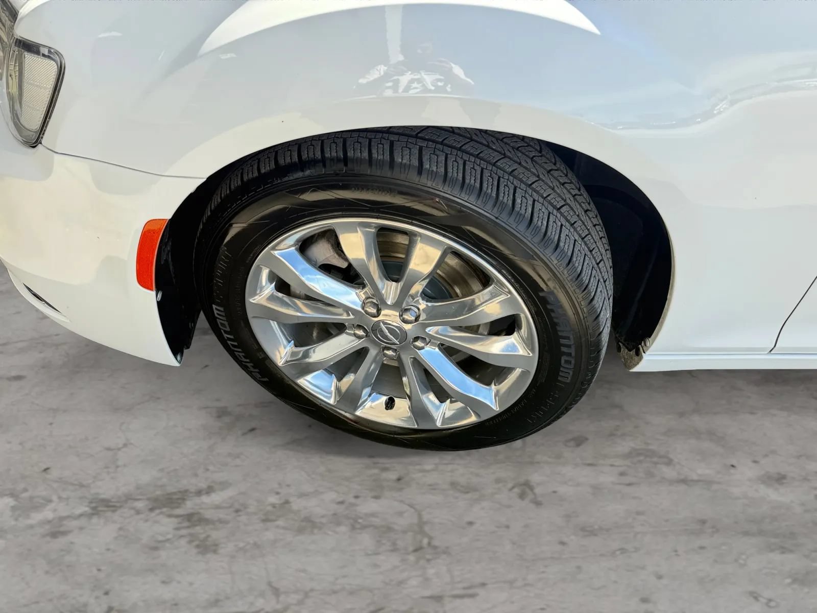 Used 2019 Chrysler 300 Touring AWD/4WD image 43