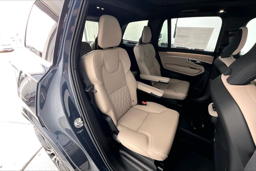 New 2026 Volvo XC90 B6 Plus w/ Protection Package Premier AWD/4WD image 8