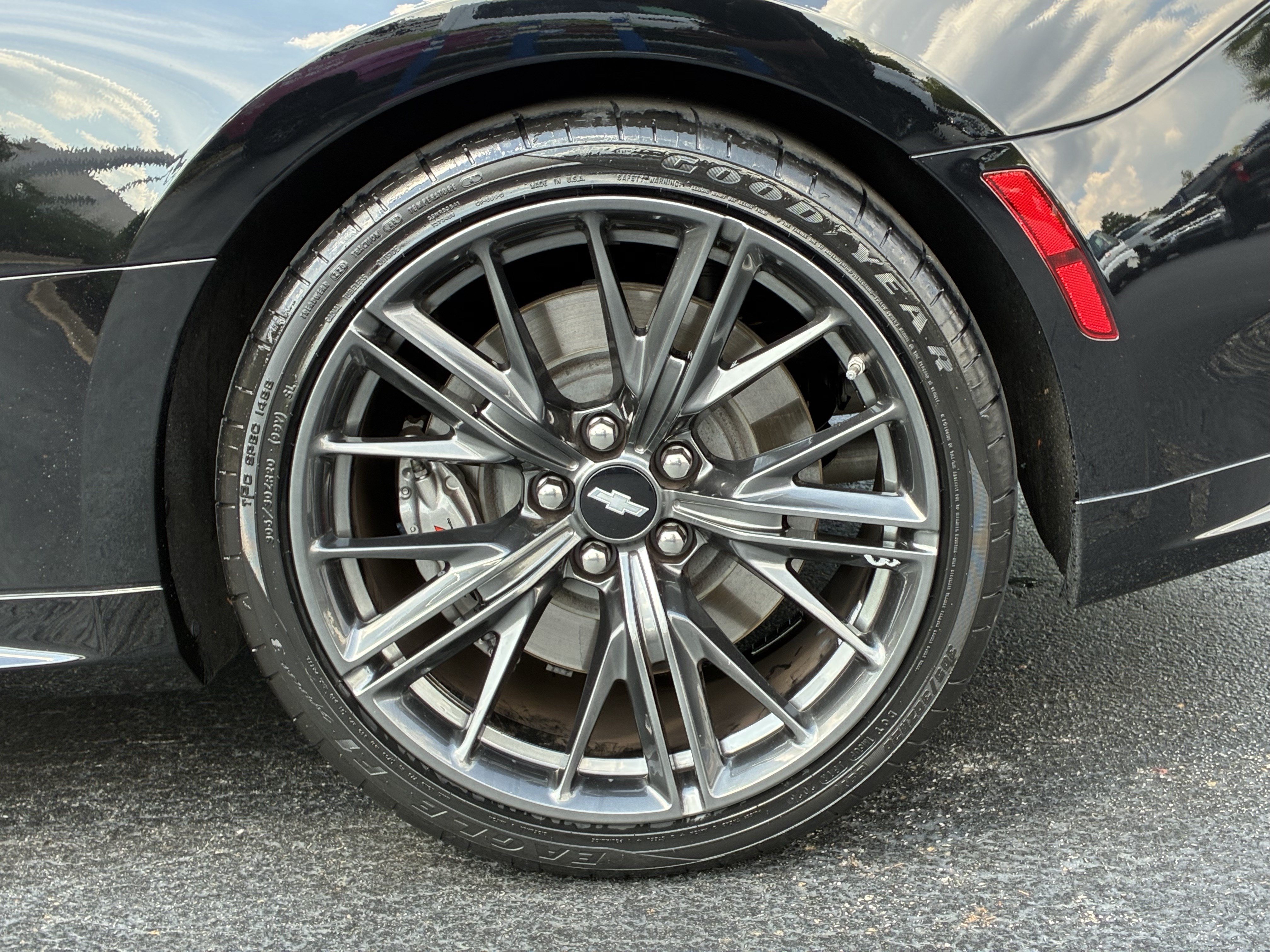 Used 2018 Chevrolet Camaro ZL1 RWD image 11