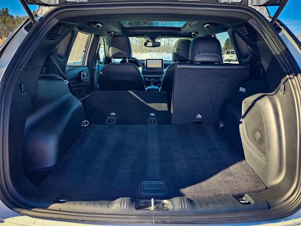 Certified 2024 Jeep Compass Limited w/ High Altitude Package image 37