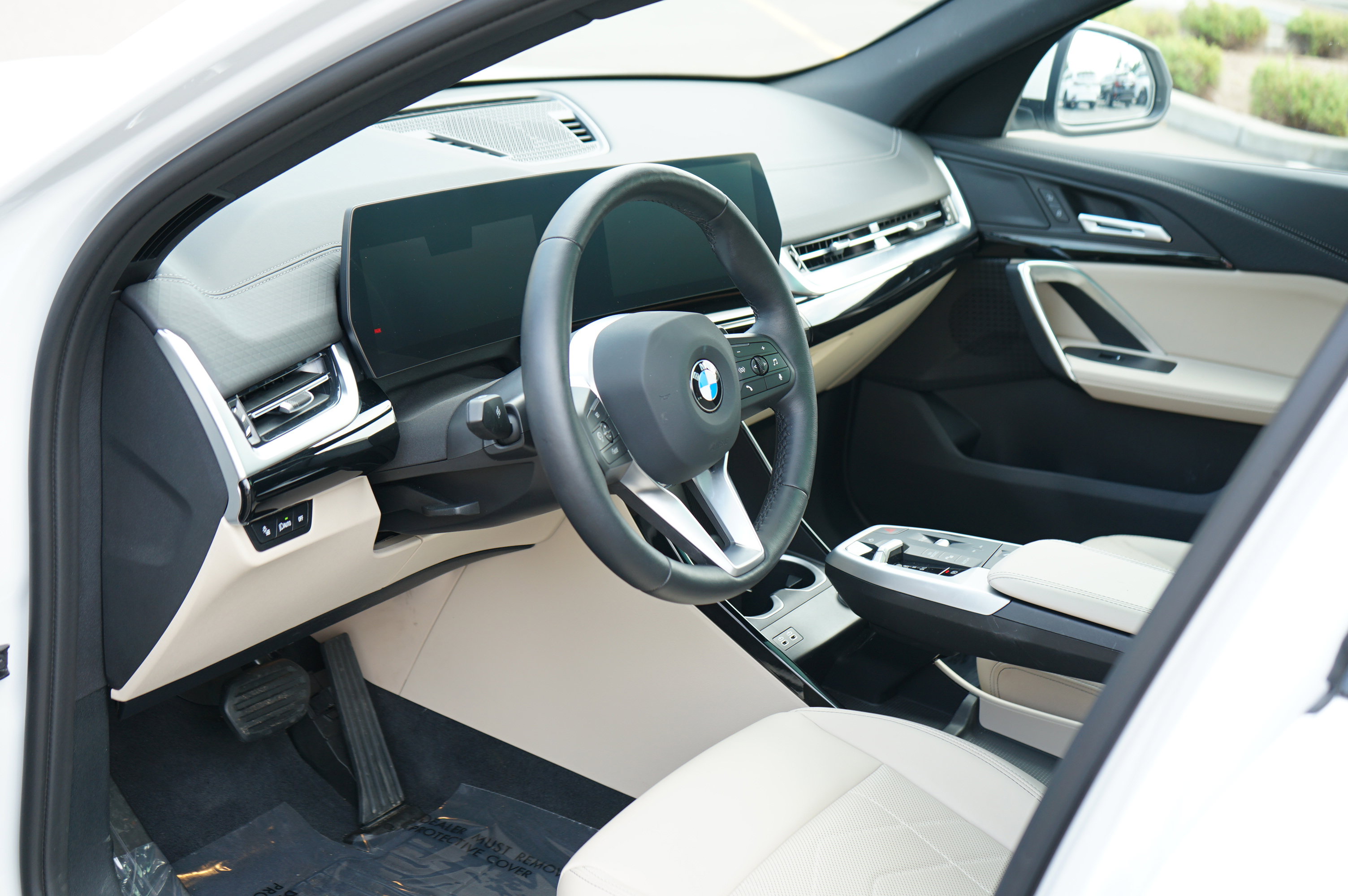 Used 2025 BMW X2 xDrive28i w/ Convenience Package image 16