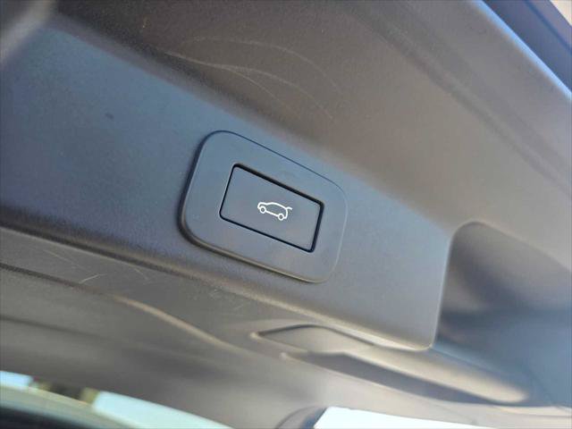 Used 2024 Jaguar F-PACE SVR AWD/4WD image 15